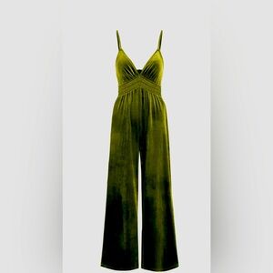 Green  jumpsuit NWT size women’s 8
